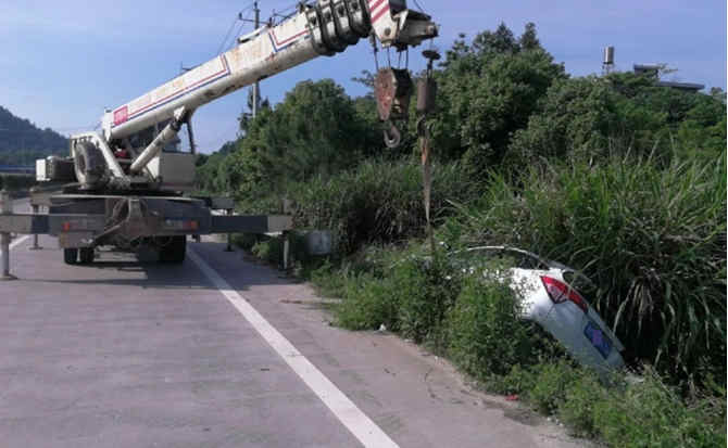 鱼峰区重载吊车救援 鱼峰区重载吊车救援